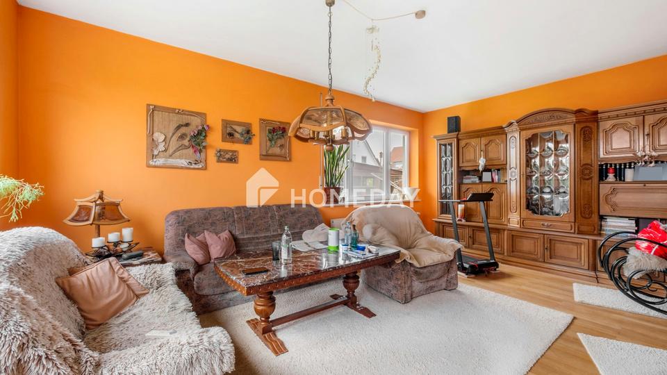 Zweifamilienhaus mit großem Garten, Garage und vielseitigem Potenzial – Bild 4