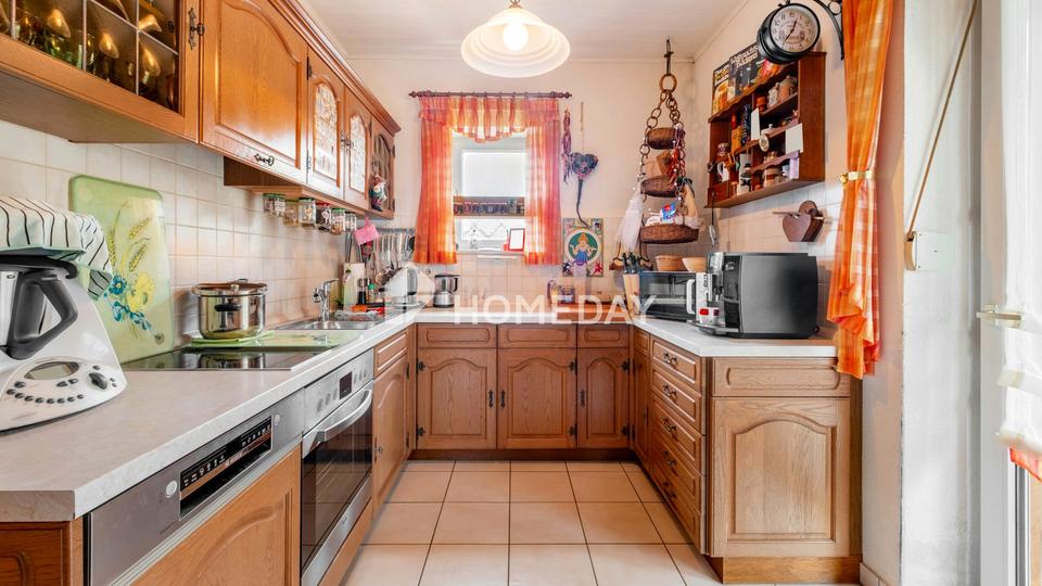 Zweifamilienhaus mit großem Garten, Garage und vielseitigem Potenzial – Bild 7