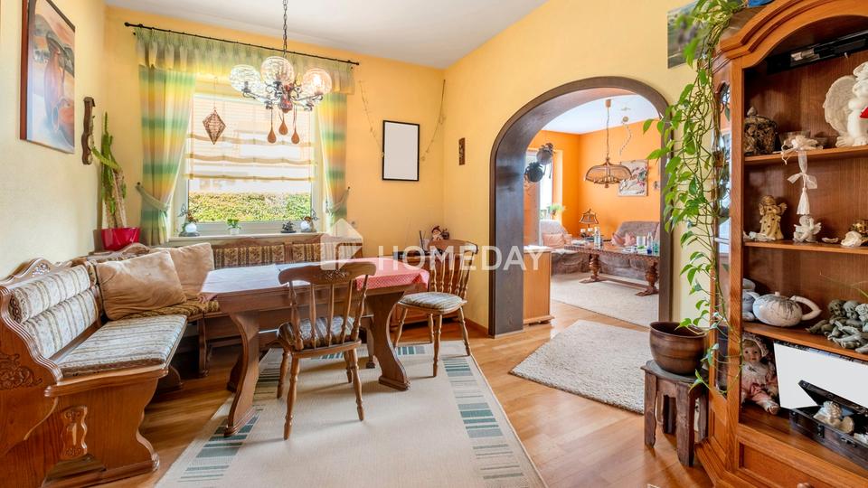 Zweifamilienhaus mit großem Garten, Garage und vielseitigem Potenzial – Bild 6