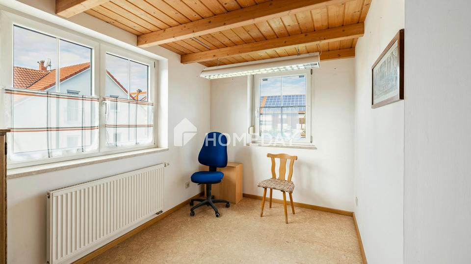 2006 saniertes und aufgestocktes Zweifamilienhaus mit PV-Anlage, Kamin und großem Garten – Bild 18