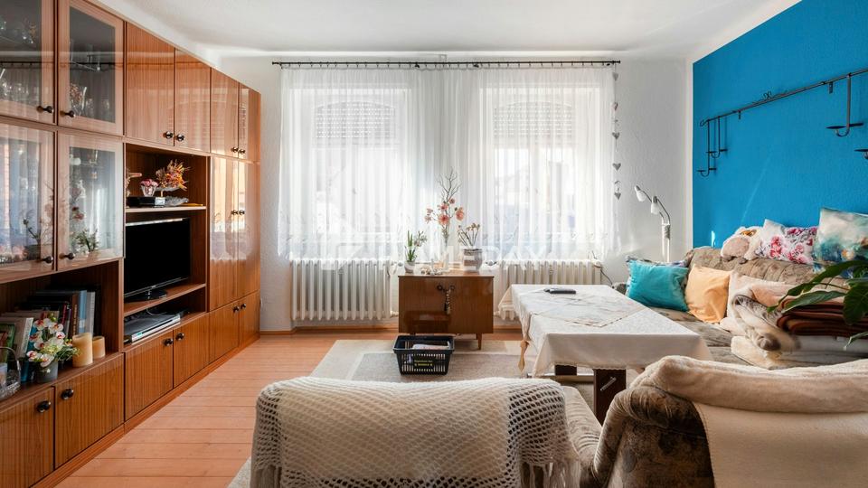 Viel Platz & Potenzial: EFH mit 8 Zimmern, Innenhof & Nebengelass auf großem Grundstück – Bild 17