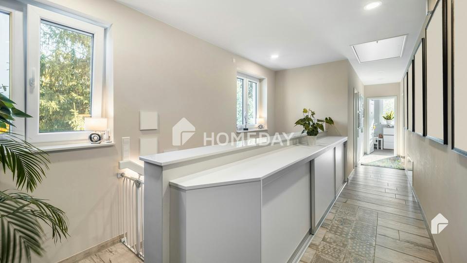 Exklusive Villa: großes Grundstück, Pool, PV-Anlage, Sauna & Luxusausstattung – Bild 15