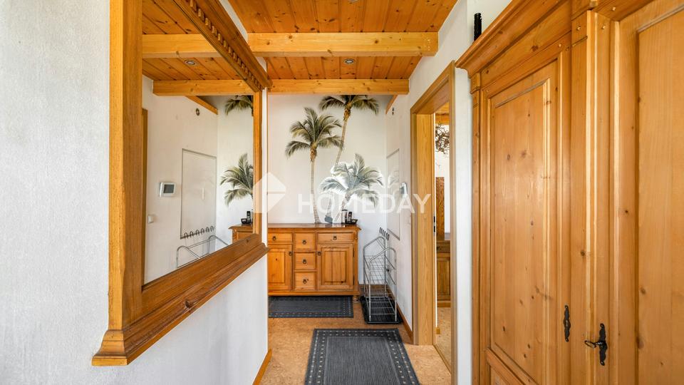 2006 saniertes und aufgestocktes Zweifamilienhaus mit PV-Anlage, Kamin und großem Garten – Bild 7