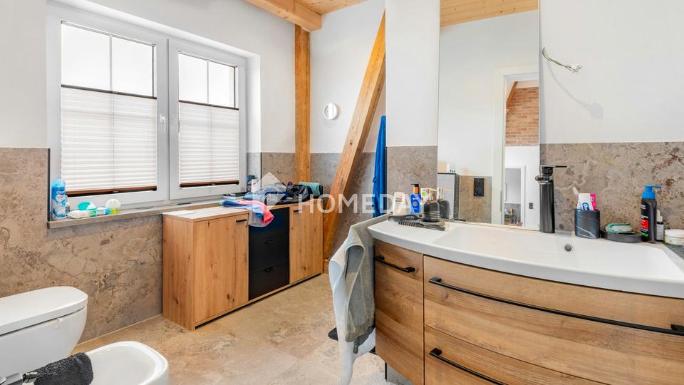 Licht. Raum. Natur. – Außergewöhnliches Zuhause mit Einliegerwohnung – Bild 17