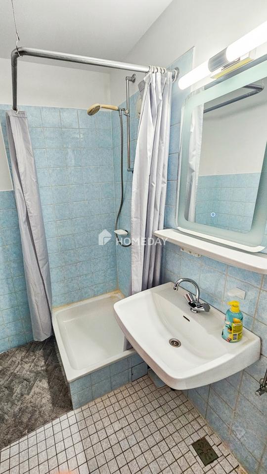 Lichtdurchflutete Familienwohnung mit sonniger Loggia, 4 Zimmern und gepflegter Ausstattung – Bild 7