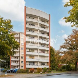 Kernsanierte Drei-Zimmer-Wohnung mit Loggia - Erbbaurecht vorhanden