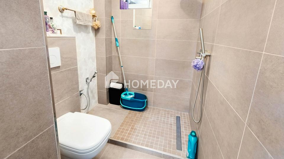 Geräumiges Reihenmittelhaus mit neuer Terrasse und direktem Garagenzugang – Ihr Traumzuhause! – Bild 8