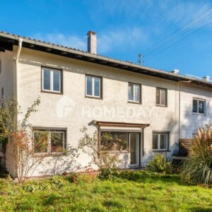 Solides Mehrfamilienhaus mit vier Einheiten und großem Garten