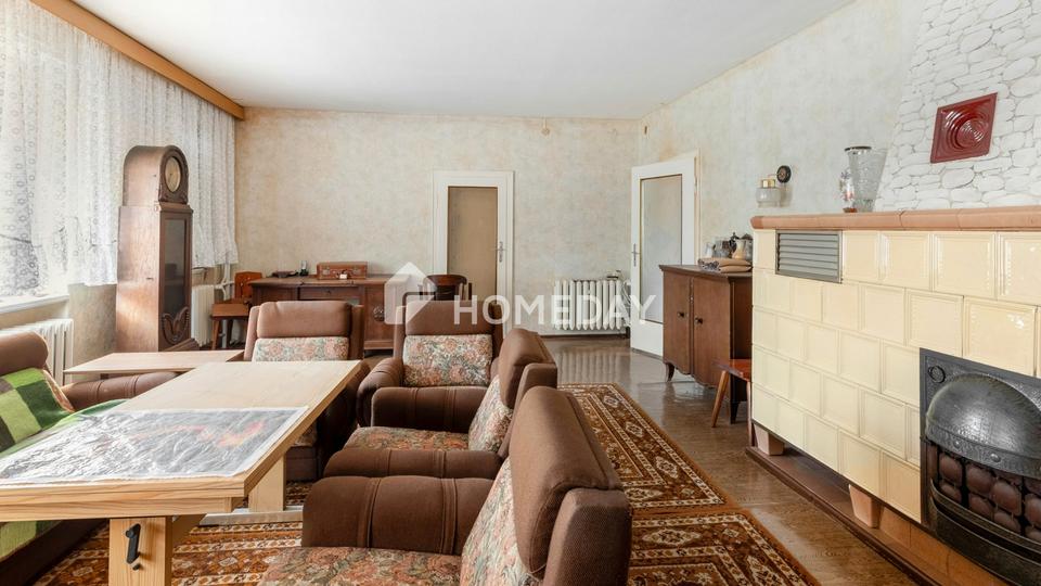 Viel Platz & Potenzial: EFH mit 8 Zimmern, Innenhof & Nebengelass auf großem Grundstück – Bild 11