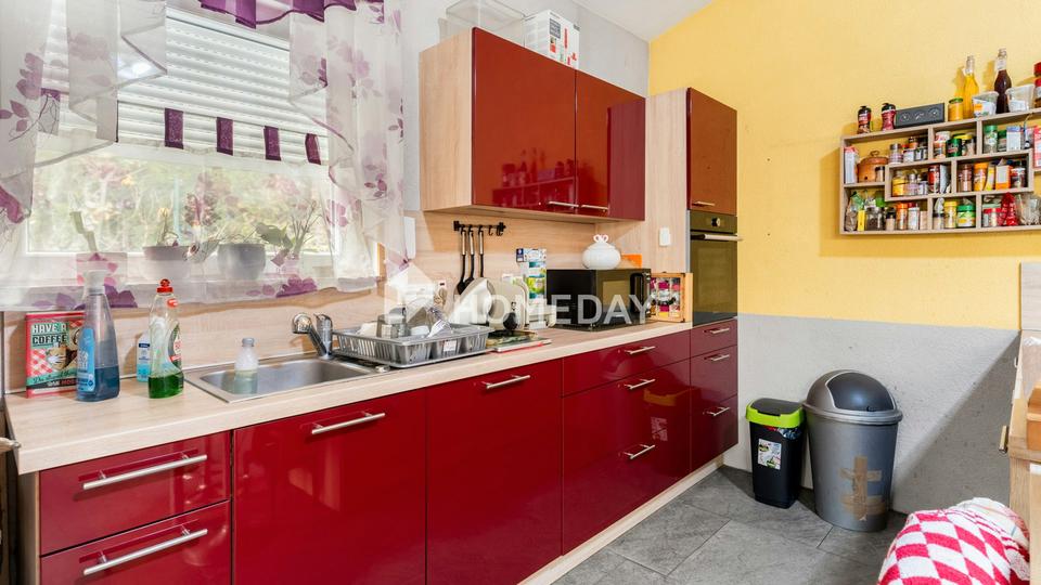 Stilvoller Bungalow mit Kamin, Klimaanlage und Photovoltaik in ruhiger Lage – Bild 15