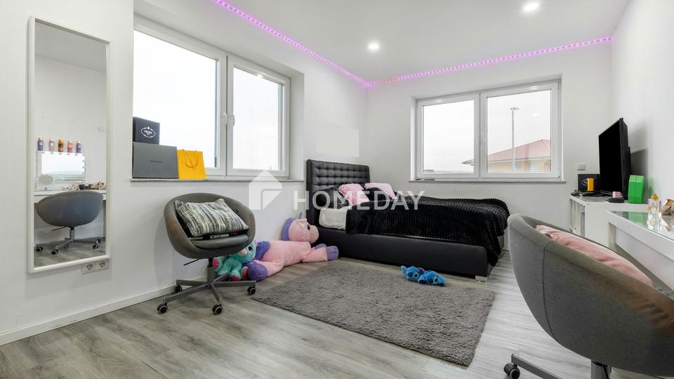 Familientraum in Wachenrot: Modernes Einfamilienhaus mit 6 Zimmern, Innenpool und Sauna – Bild 17