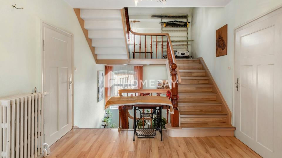 Viel Platz & Potenzial: EFH mit 8 Zimmern, Innenhof & Nebengelass auf großem Grundstück – Bild 20