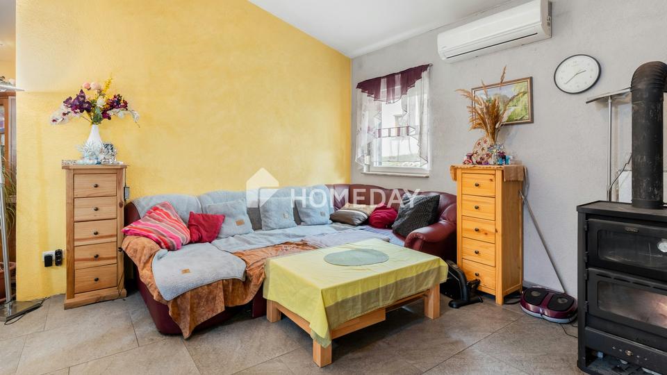 Stilvoller Bungalow mit Kamin, Klimaanlage und Photovoltaik in ruhiger Lage – Bild 13