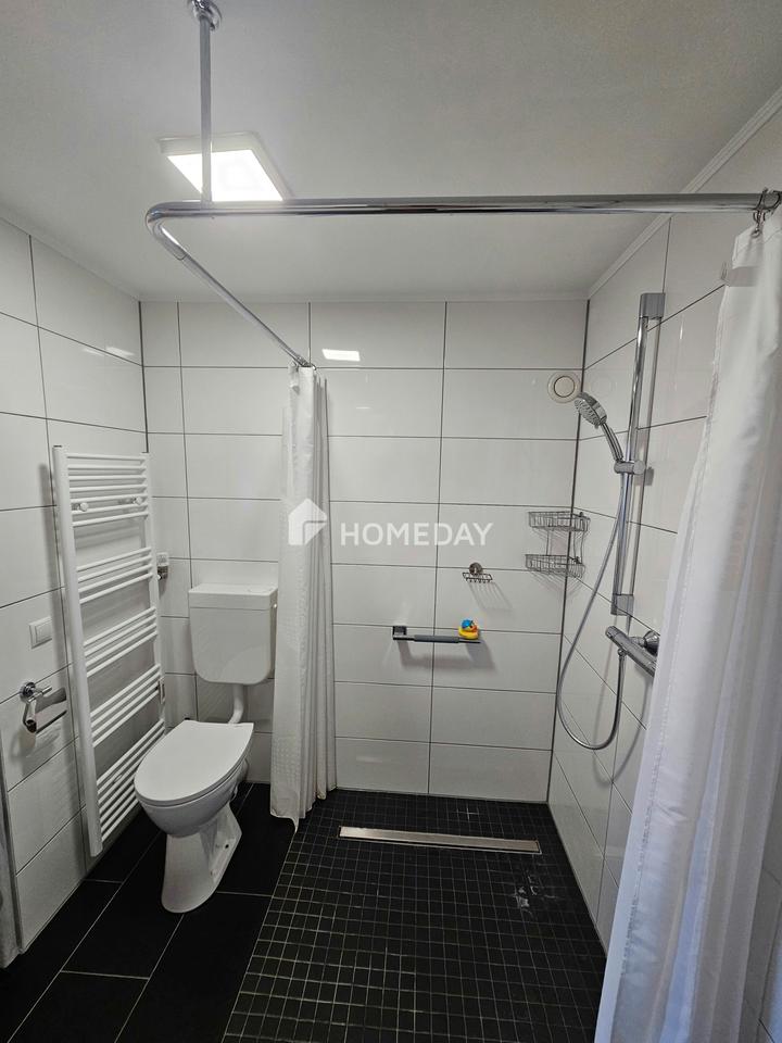 Lichtdurchflutete Familienwohnung mit sonniger Loggia, 4 Zimmern und gepflegter Ausstattung – Bild 9