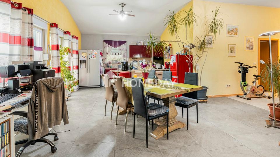 Stilvoller Bungalow mit Kamin, Klimaanlage und Photovoltaik in ruhiger Lage – Bild 17