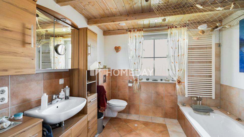 2006 saniertes und aufgestocktes Zweifamilienhaus mit PV-Anlage, Kamin und großem Garten – Bild 20