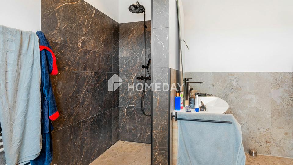 Licht. Raum. Natur. – Außergewöhnliches Zuhause mit Einliegerwohnung – Bild 18