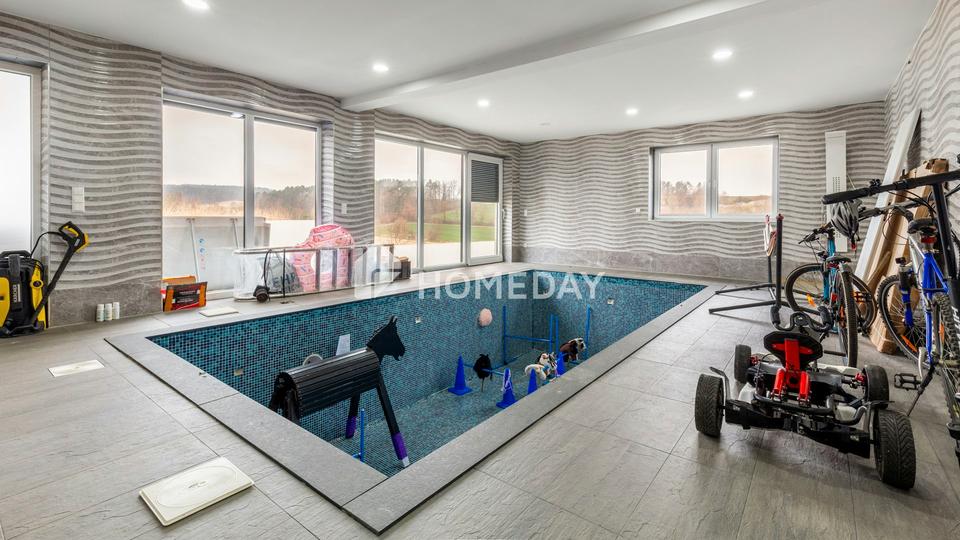 Familientraum in Wachenrot: Modernes Einfamilienhaus mit 6 Zimmern, Innenpool und Sauna – Bild 8