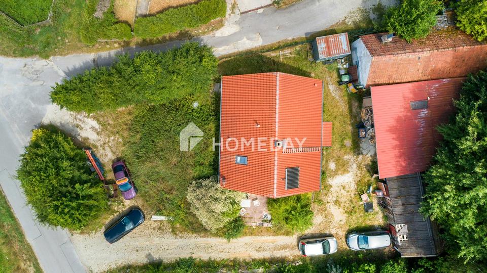 ab 01.02 bezugsfrei: Entspannt wohnen auf 899 m² mit traumhaftem Blick ins Grüne – Bild 2