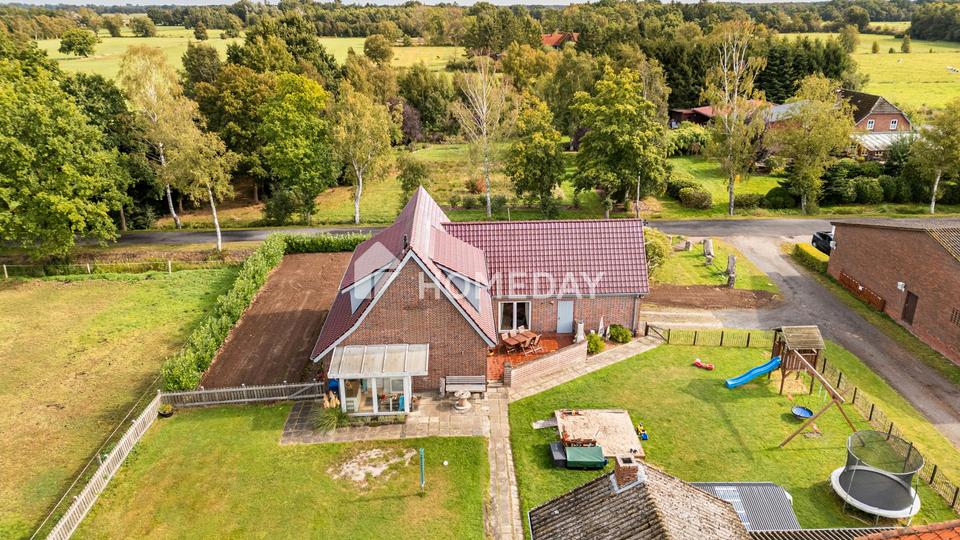 Rückzugsort im Grünen: Wohnhaus mit Stallungen, Maschinenschuppen und großem Grundstück über 5299 m² – Bild 2
