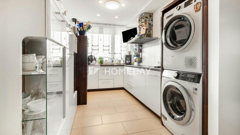 Modern renovierte 3-Zimmer-Wohnung mit zwei Loggien, Aufzug, Schwimmbad und Sauna – Bild 5