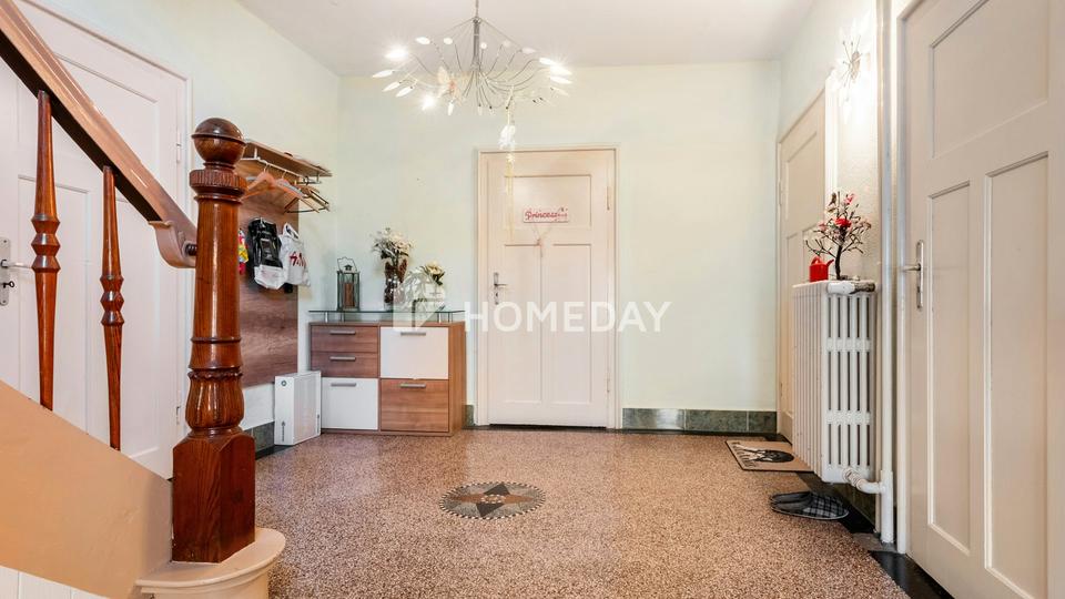 Viel Platz & Potenzial: EFH mit 8 Zimmern, Innenhof & Nebengelass auf großem Grundstück – Bild 14