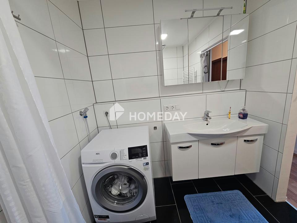 Lichtdurchflutete Familienwohnung mit sonniger Loggia, 4 Zimmern und gepflegter Ausstattung – Bild 8