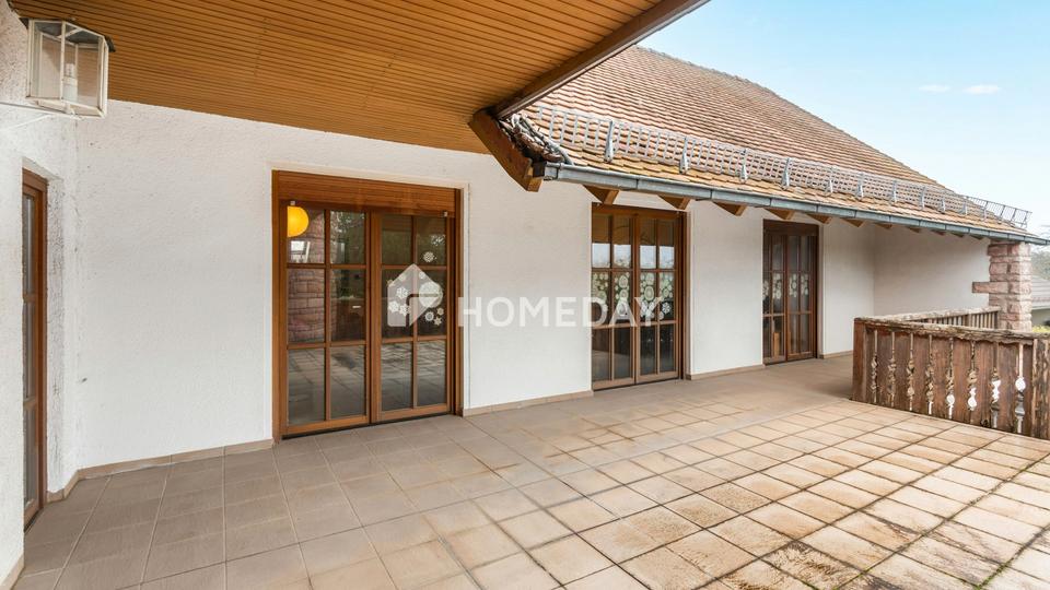 Architektur mit Charakter: großzügige Villa mit Dachterrasse und unverbaubarem Blick ins Grüne – Bild 14