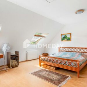 Für Paare: Maisonette-Wohnung mit 2,5 Zimmern und zwei Tageslichtbädern