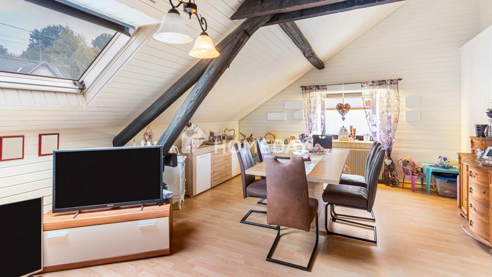 Hier wohnt, wer das Echte schätzt: charmantes EFH mit Einliegerwohnung, großem Garten und Garage – Bild 16