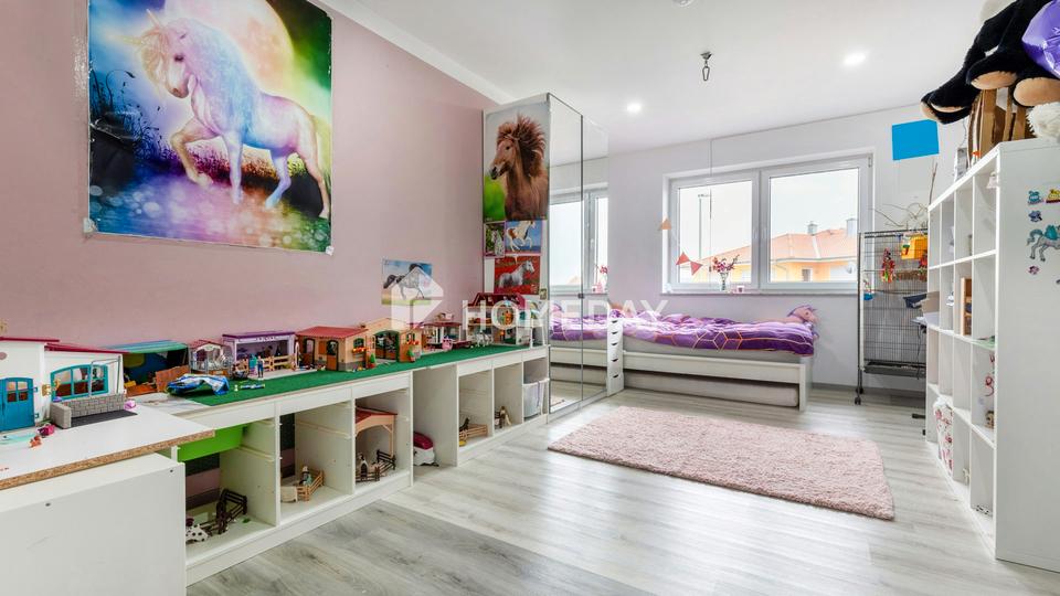 Familientraum in Wachenrot: Modernes Einfamilienhaus mit 6 Zimmern, Innenpool und Sauna – Bild 18