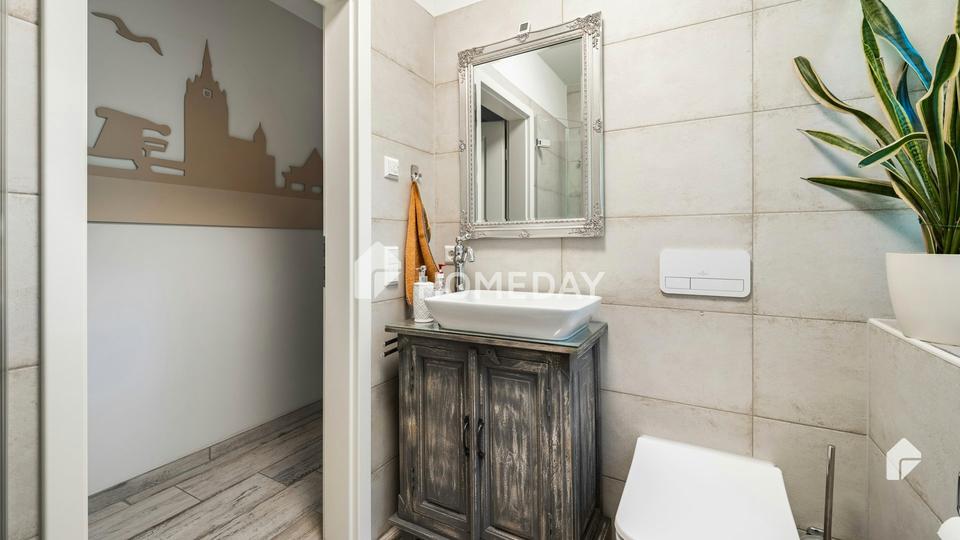 Exklusive Villa: großes Grundstück, Pool, PV-Anlage, Sauna & Luxusausstattung – Bild 13