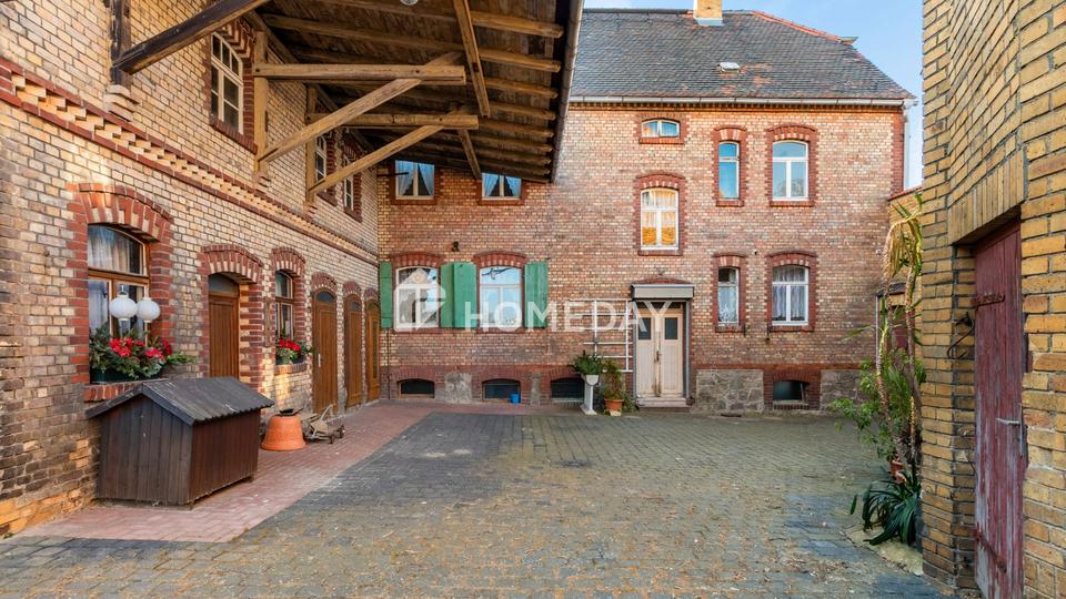 Viel Platz & Potenzial: EFH mit 8 Zimmern, Innenhof & Nebengelass auf großem Grundstück – Bild 7