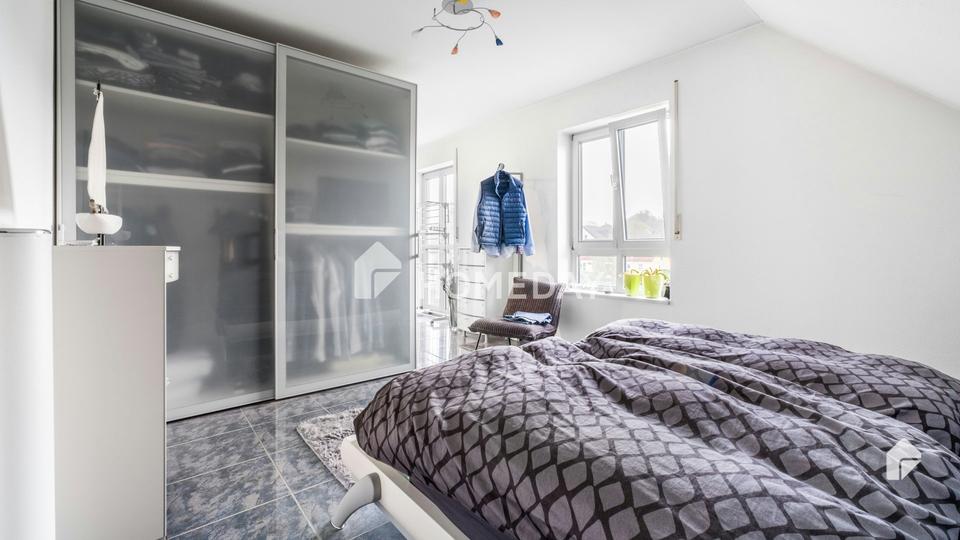 Exklusive Maisonette mit offenem Wohnkonzept, Top-Ausstattung & Carport – Bild 11