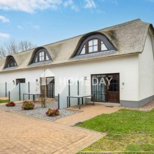 Reetdachhaus in direkter Deichlage – Wohnen & Erholen nahe Strand, mit großem Renditepotenzial