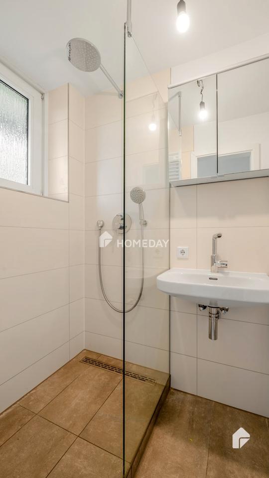 Erstbezug nach Renovierung – nur für Eigennutzer – 2,5-Zimmer-Wohnung mit Erbbaurecht in Feuerbach – Bild 12