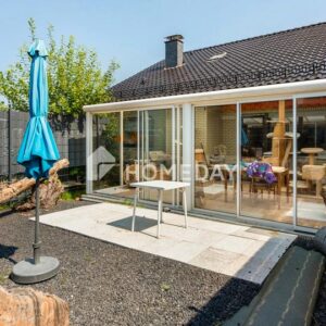 Modernisiertes Einfamilienhaus mit separater Einliegerwohnung und großem Grundstück