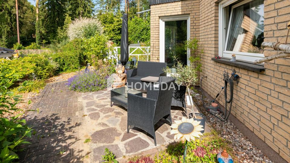 Elegantes Zuhause mit Gartenparadies - 4 Zimmer, zwei Terrassen, Garten, Kamin, Pool und Carport – Bild 11