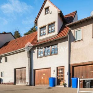 Gemütliches, kleines Reihenmittelhaus mit Garage, zwei Terrassen und zusätzlich Platz im DG