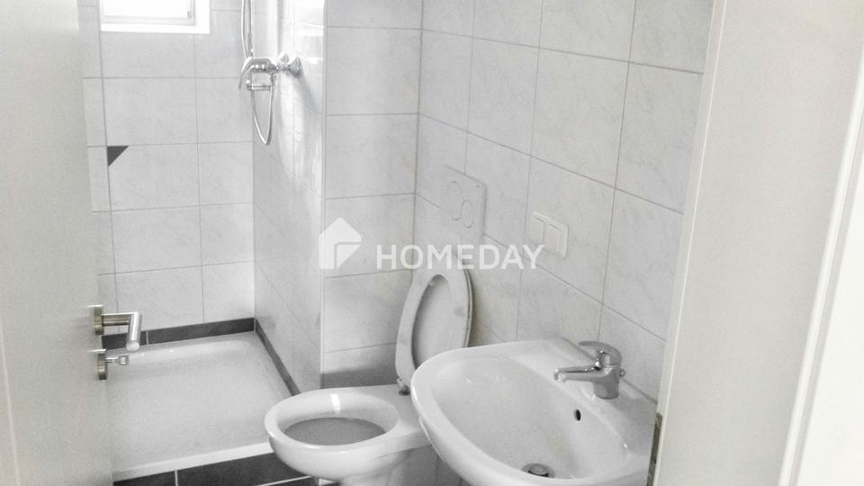 Attraktives MFH zentral in Amberg: 5 vermietete Wohnungen, Garagen und Stellplätze im Innenhof – Bild 11