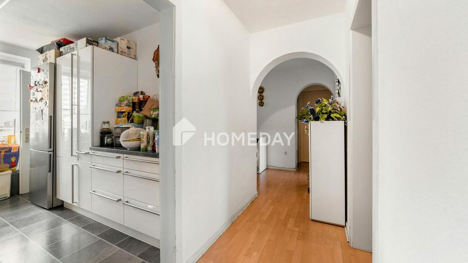 Ideal geschnittene 4-Zimmer-Wohnung mit Balkon in gepflegtem Mehrfamilienhaus – Bild 6