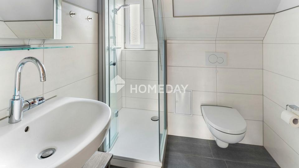 Drei Zimmer unterm Dach voller Möglichkeiten – Bild 8