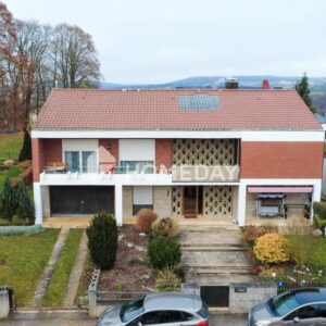 Charmantes Einfamilienhaus in ruhiger Lage mit Kamin, Loggia und gepflegtem Garten