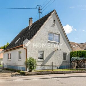 Zuhause mit Kamin und hellen Wohnräumen – 130 Quadratmeter, 4 Zimmer