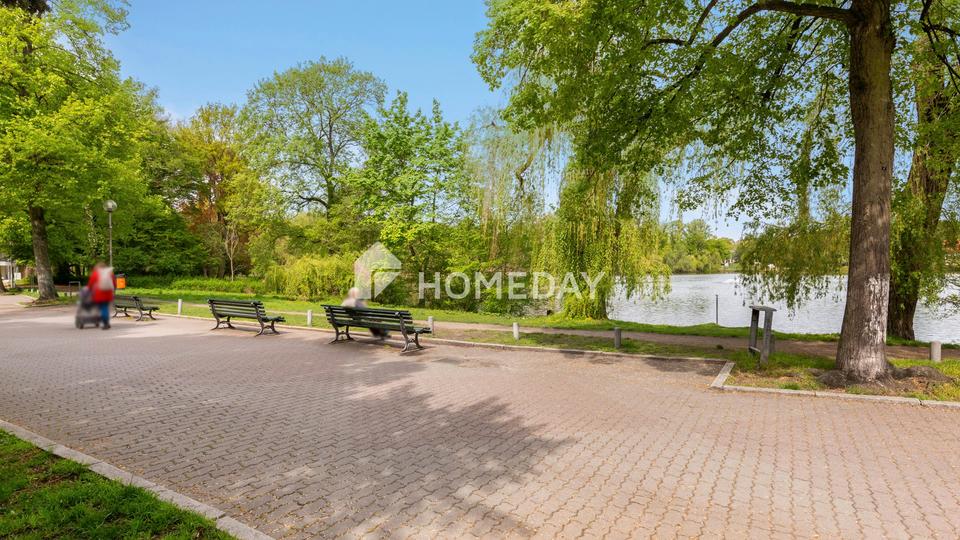 Charmante 2-Zimmer-Wohnung mit Loggia im denkmalgeschützten Altbau – Bild 14