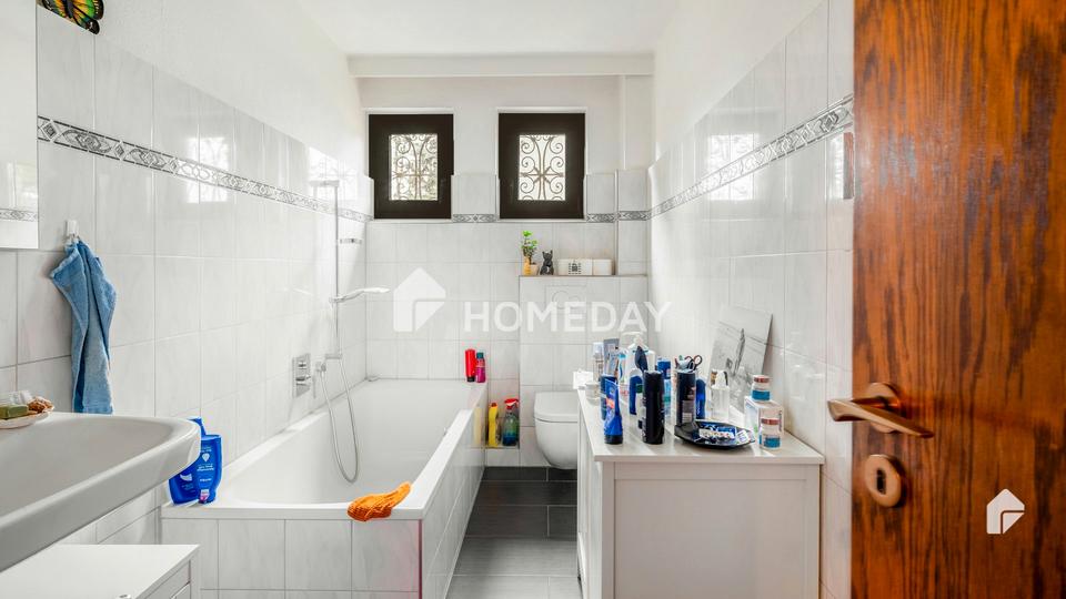 Fast wie DHH: Schicke Maisonette mit SW-Terrasse, Wintergarten, 2 Bädern und Garten | Ruhige Lage – Bild 12