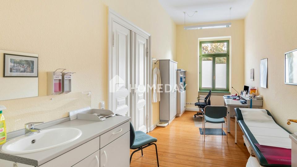 Repräsentative Arztpraxis mit Wintergarten & Gartenanteil – ideal auch zum Umbau in Wohnraum – Bild 13