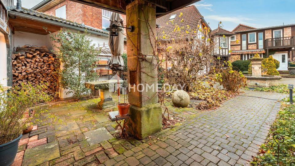 Exklusives EFH mit ELW, Carport, traumhaftem Außenbereich und hochwertiger Ausstattung – Bild 4