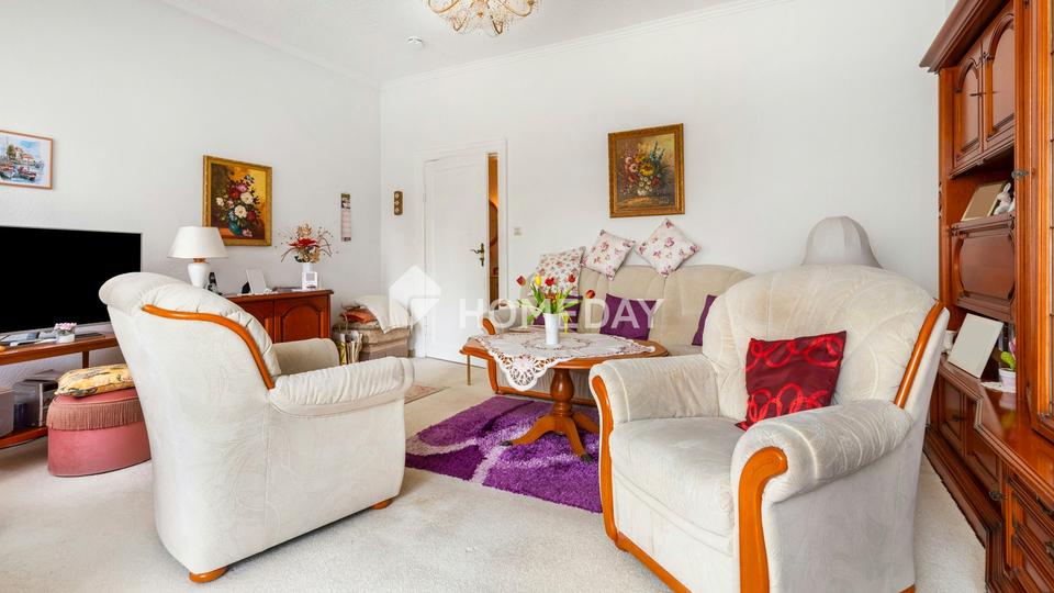 Charmante 2-Zimmer-Wohnung mit Loggia im denkmalgeschützten Altbau – Bild 3