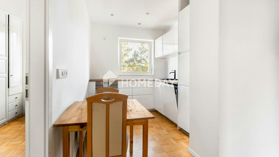 Sanierte Drei-Zimmer-Wohnung mit Balkon, Einbauküche und Keller – Bild 2